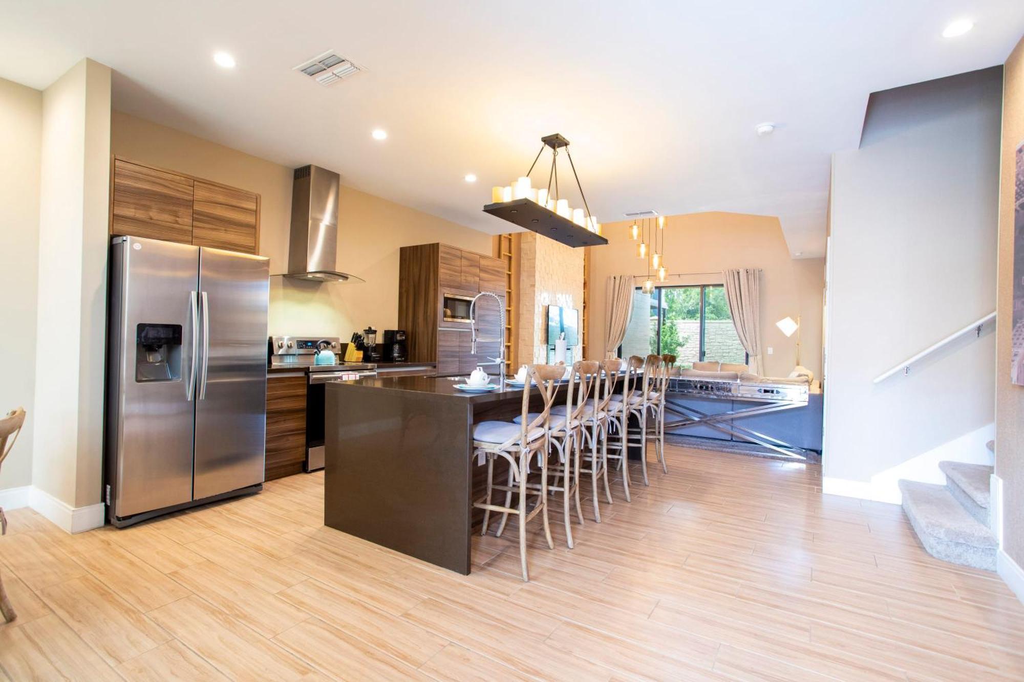 Luxury 4 Bedroom Close To Disney 7487 Holiday home