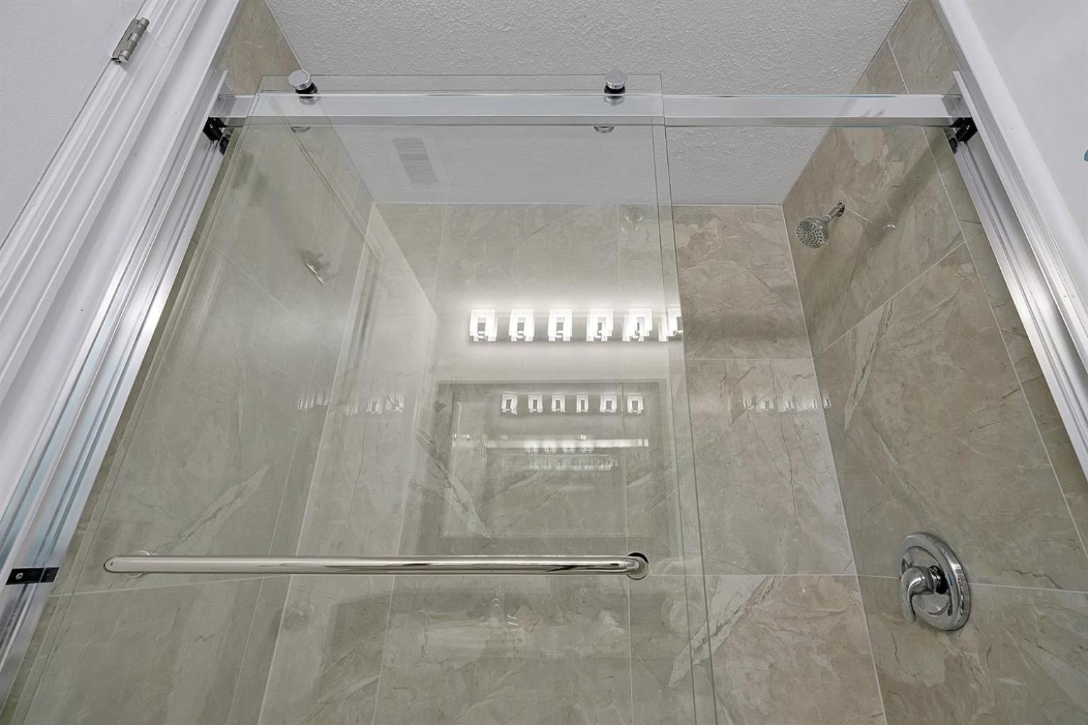 6165 Carrier Dr #1212 1bed * Orlando