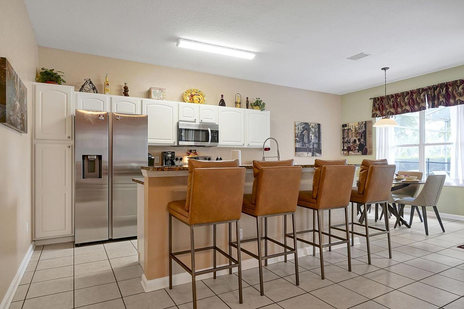 Holiday home 3 Miles To Disney, Water Park, Kids Rooms, Pool Table, Air Hockey, Private Pool And *