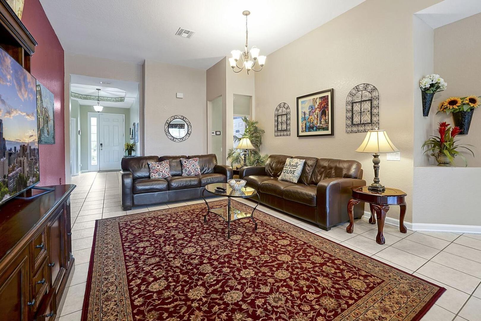 3 Miles To Disney, Water Park, Kids Rooms, Pool Table, Air Hockey, Private Pool And Orlando