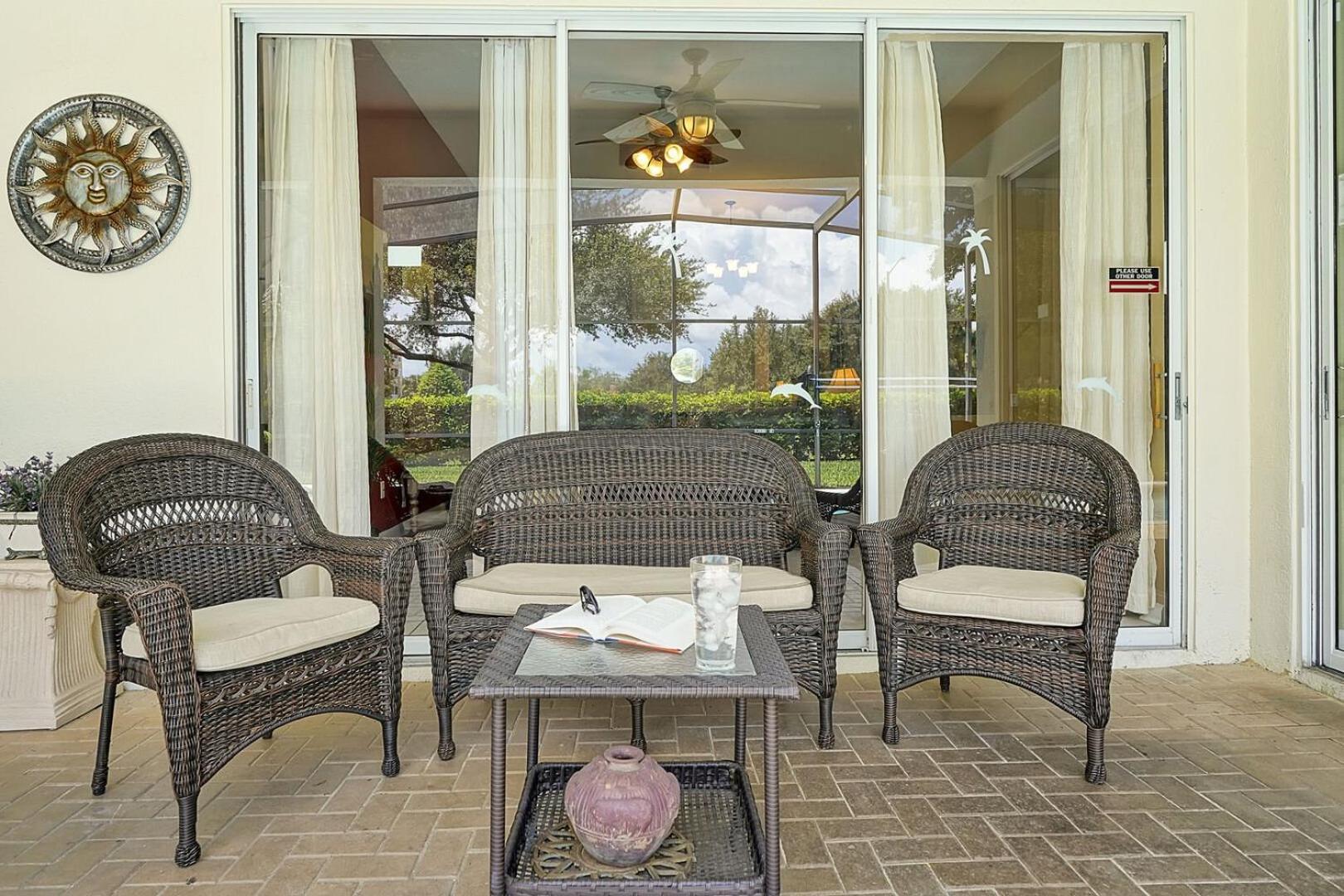 3 Miles To Disney, Water Park, Kids Rooms, Pool Table, Air Hockey, Private Pool And