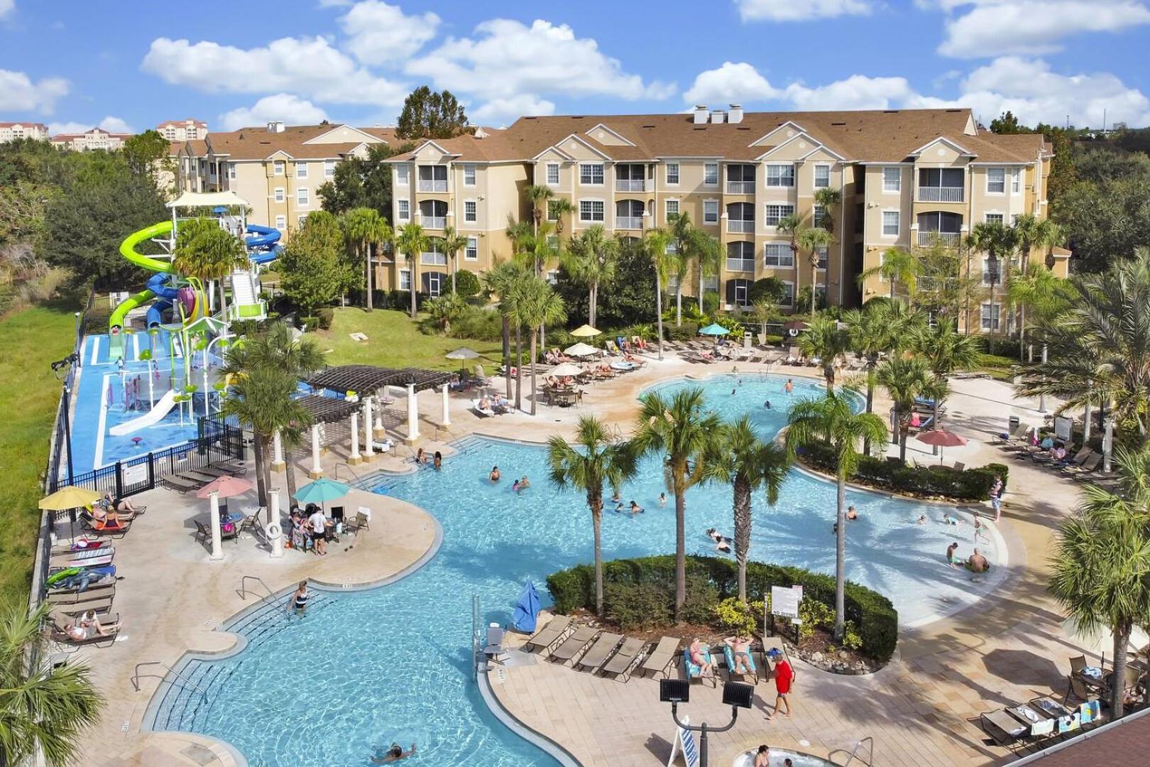 Holiday home 3 Miles To Disney, Water Park, Kids Rooms, Pool Table, Air Hockey, Private Pool And