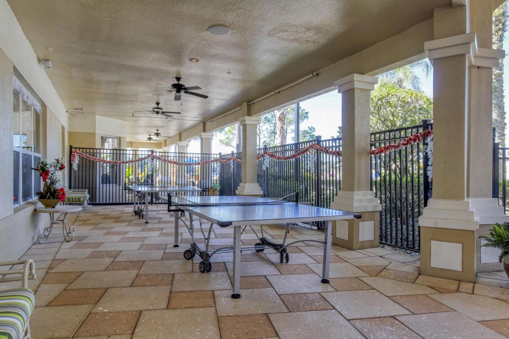3 Miles To Disney, Water Park, Kids Rooms, Pool Table, Air Hockey, Private Pool And *