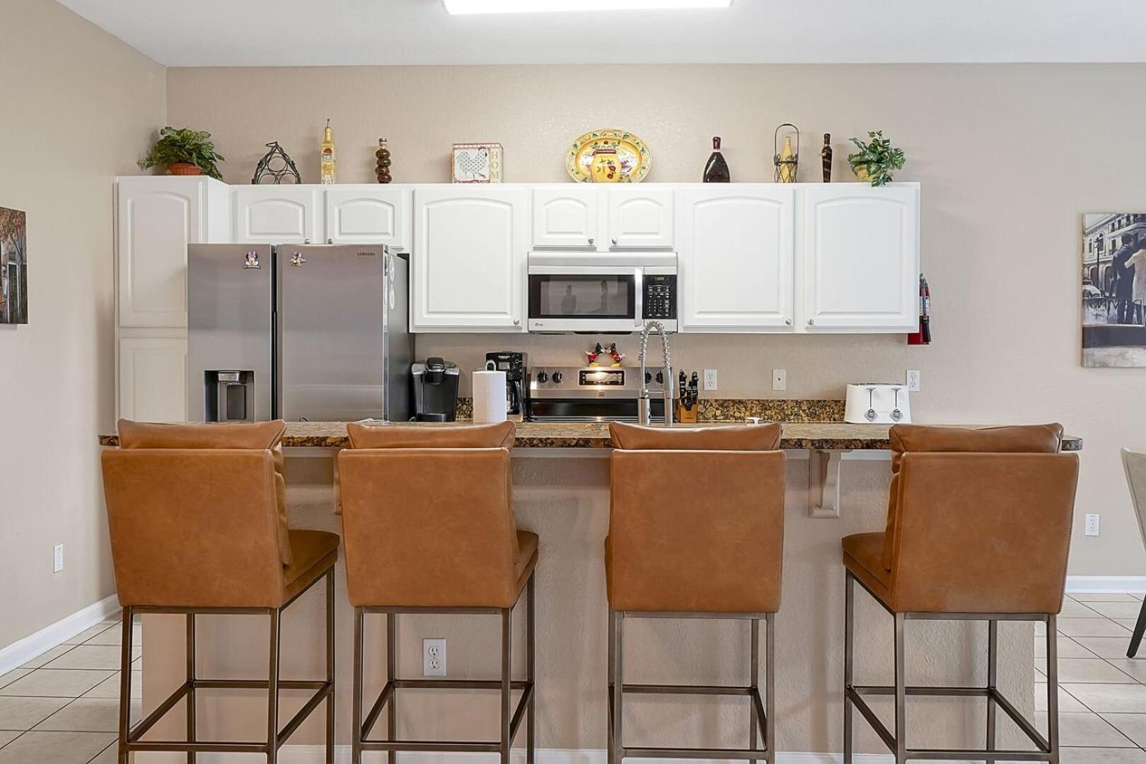 3 Miles To Disney, Water Park, Kids Rooms, Pool Table, Air Hockey, Private Pool And Orlando