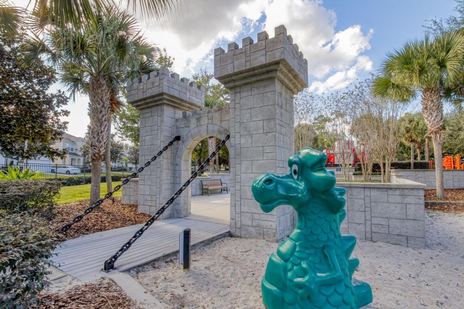 3 Miles To Disney, Water Park, Kids Rooms, Pool Table, Air Hockey, Private Pool And Holiday home
