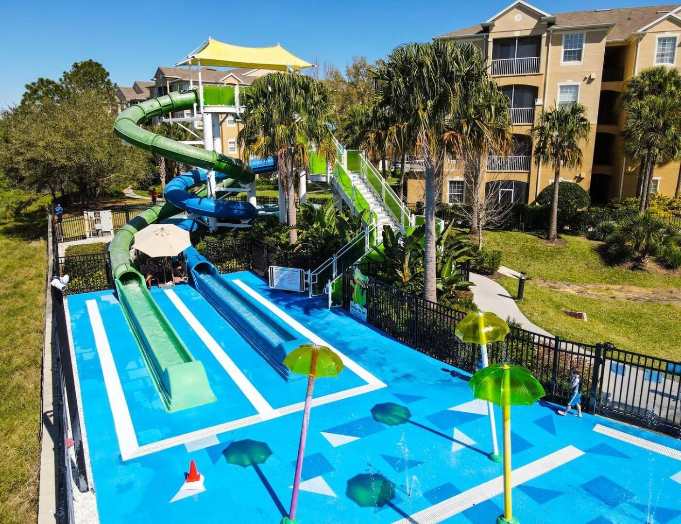 3 Miles To Disney, Water Park, Kids Rooms, Pool Table, Air Hockey, Private Pool And Holiday home *