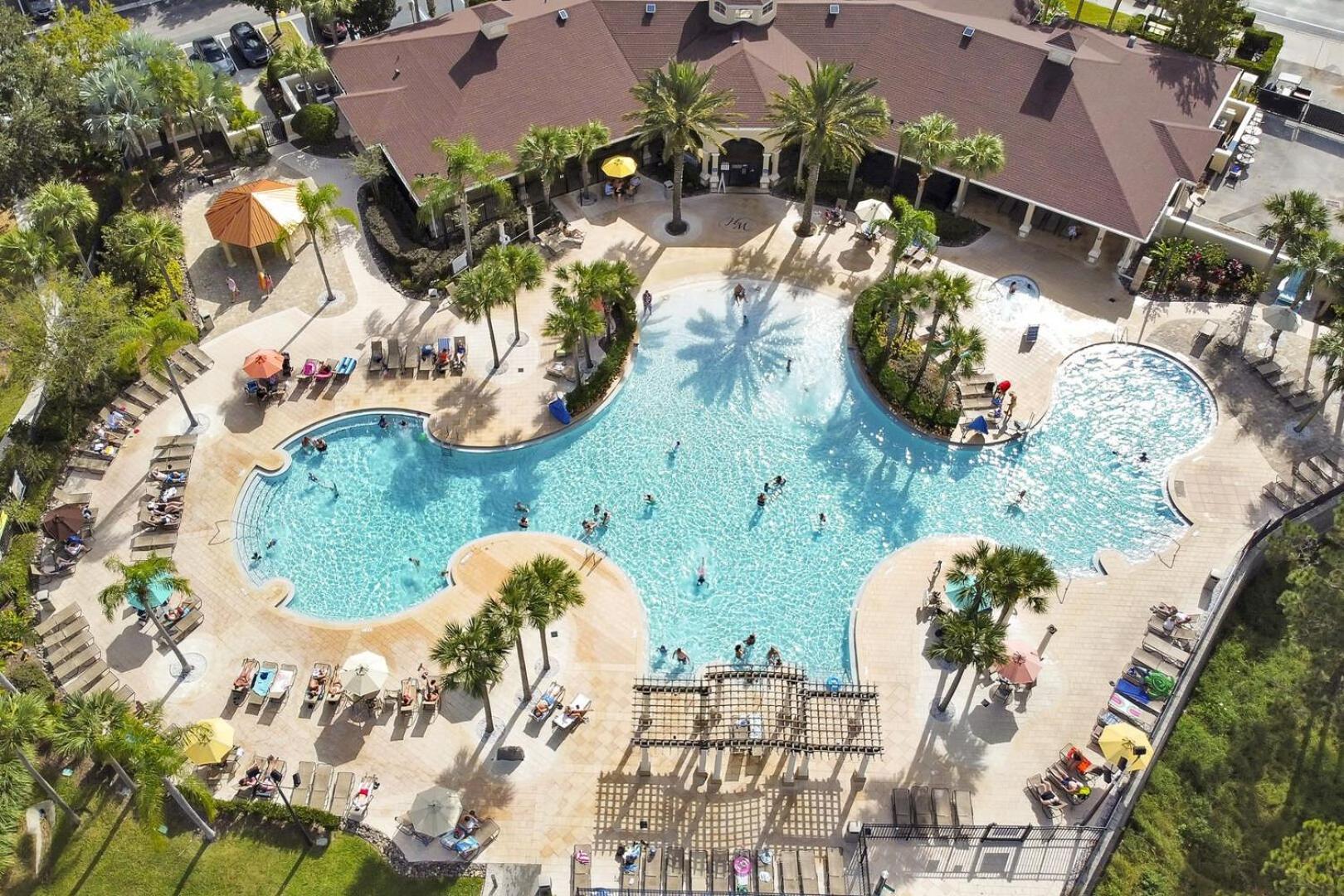 3 Miles To Disney, Water Park, Kids Rooms, Pool Table, Air Hockey, Private Pool And Holiday home
