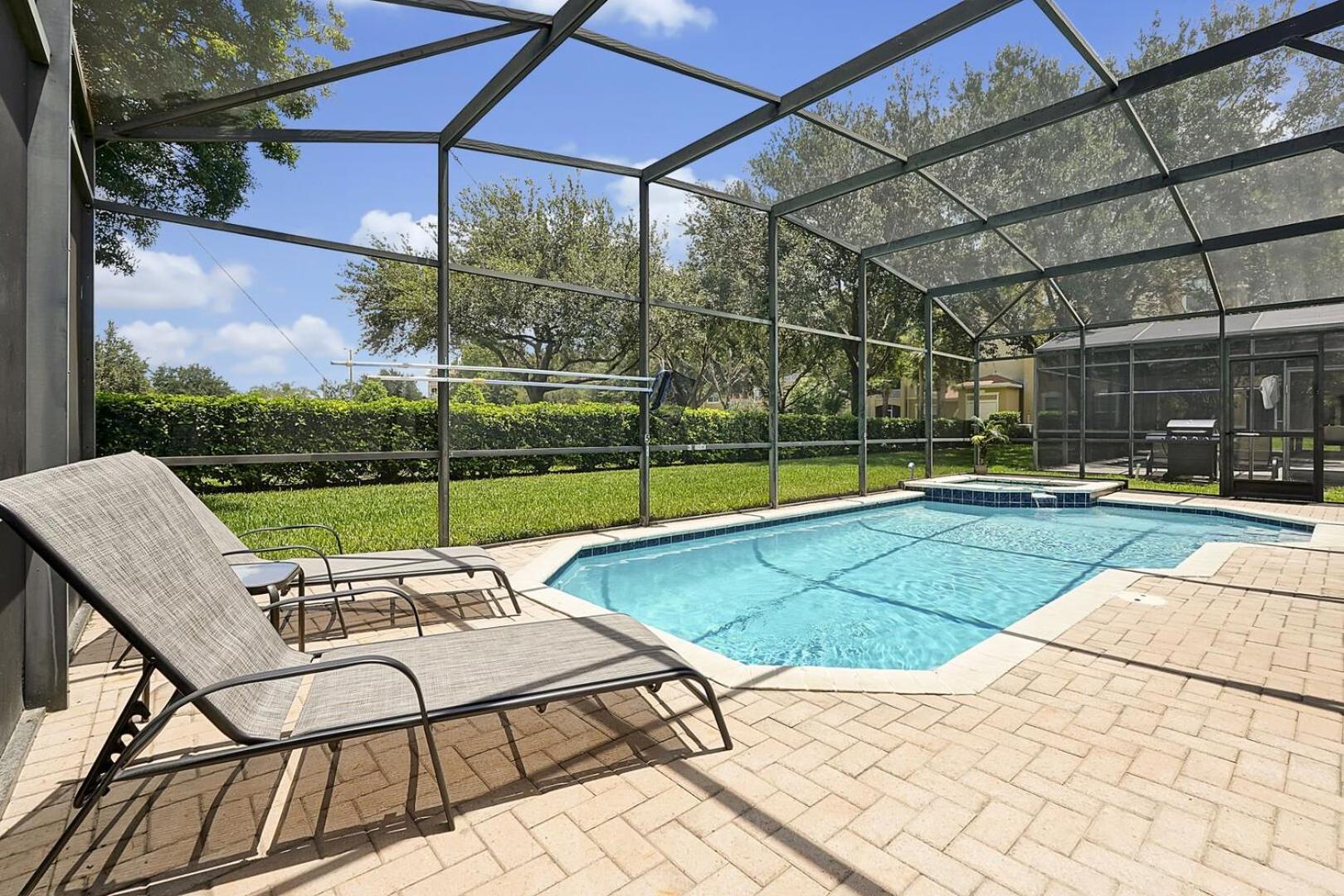 Holiday home 3 Miles To Disney, Water Park, Kids Rooms, Pool Table, Air Hockey, Private Pool And