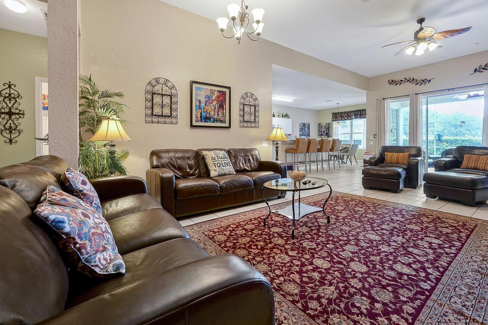 3 Miles To Disney, Water Park, Kids Rooms, Pool Table, Air Hockey, Private Pool And Holiday home *