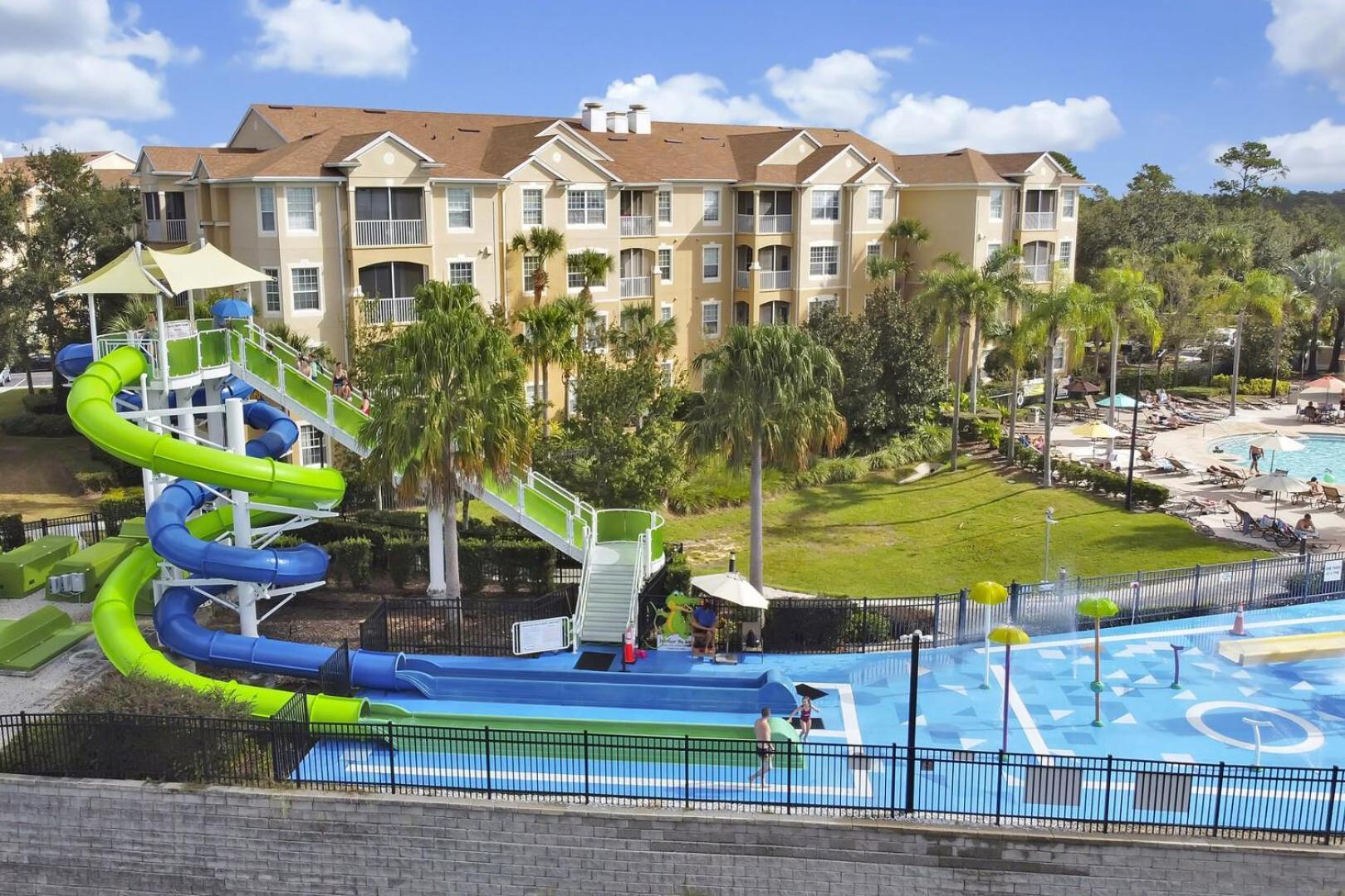 Holiday home 3 Miles To Disney, Water Park, Kids Rooms, Pool Table, Air Hockey, Private Pool And *