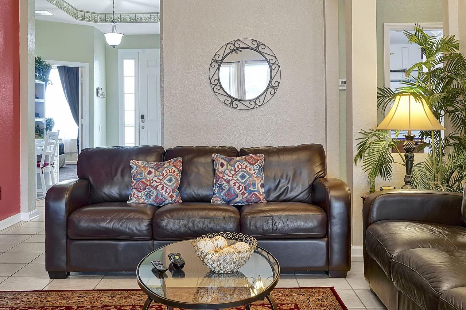 3 Miles To Disney, Water Park, Kids Rooms, Pool Table, Air Hockey, Private Pool And Holiday home Orlando