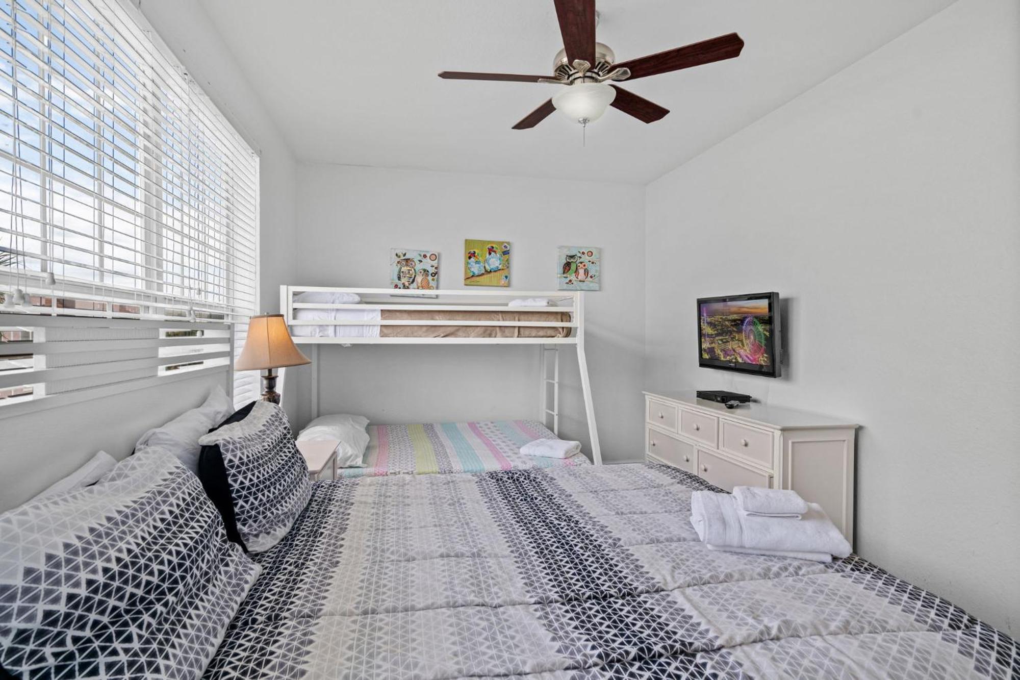 Comfortable 3br Near Convention Center & Epic Park