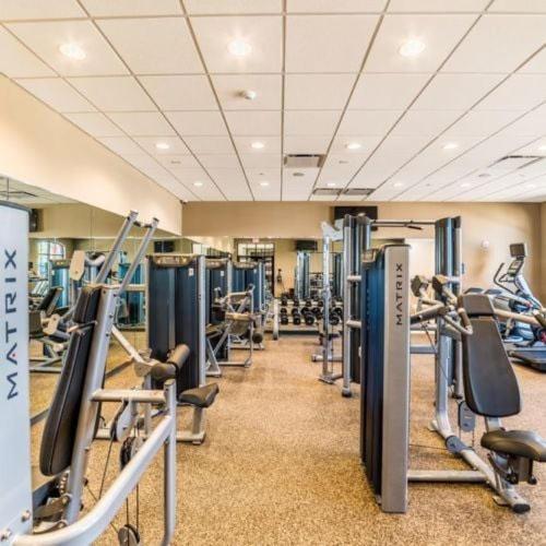 3 Miles To Disney, Water Park, Kids Rooms, Pool Table, Air Hockey, Private Pool And