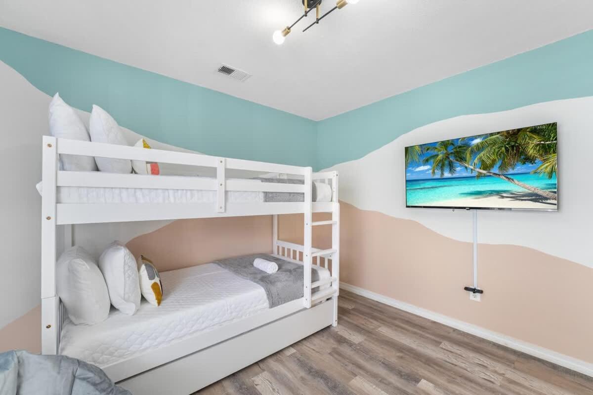 Super Adore - Pool 5 Beds Comy Sofa Holiday home *