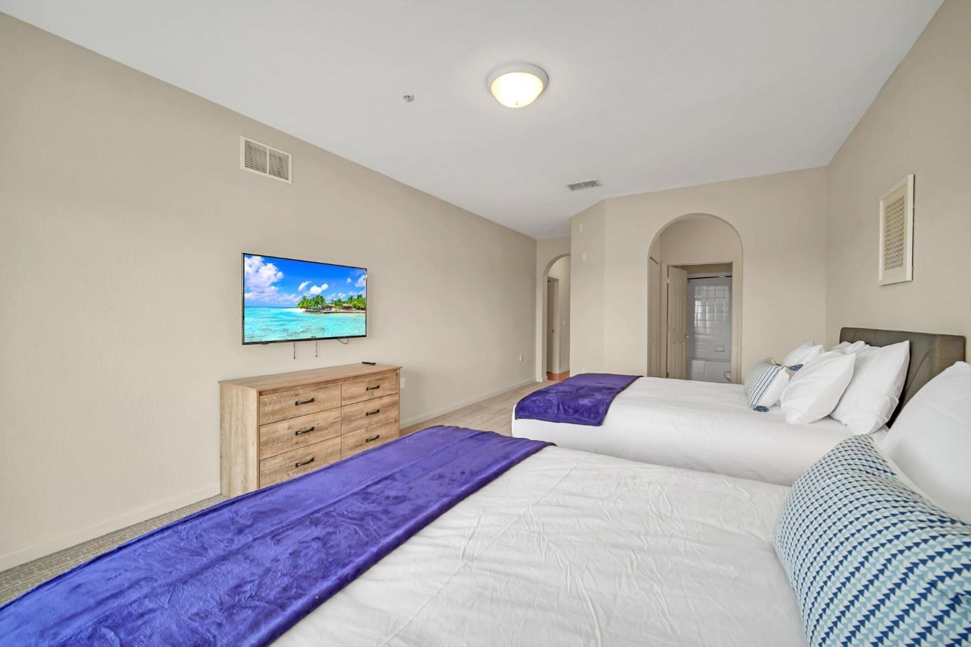 2br With Hot Tub And Pool, Near Disney!