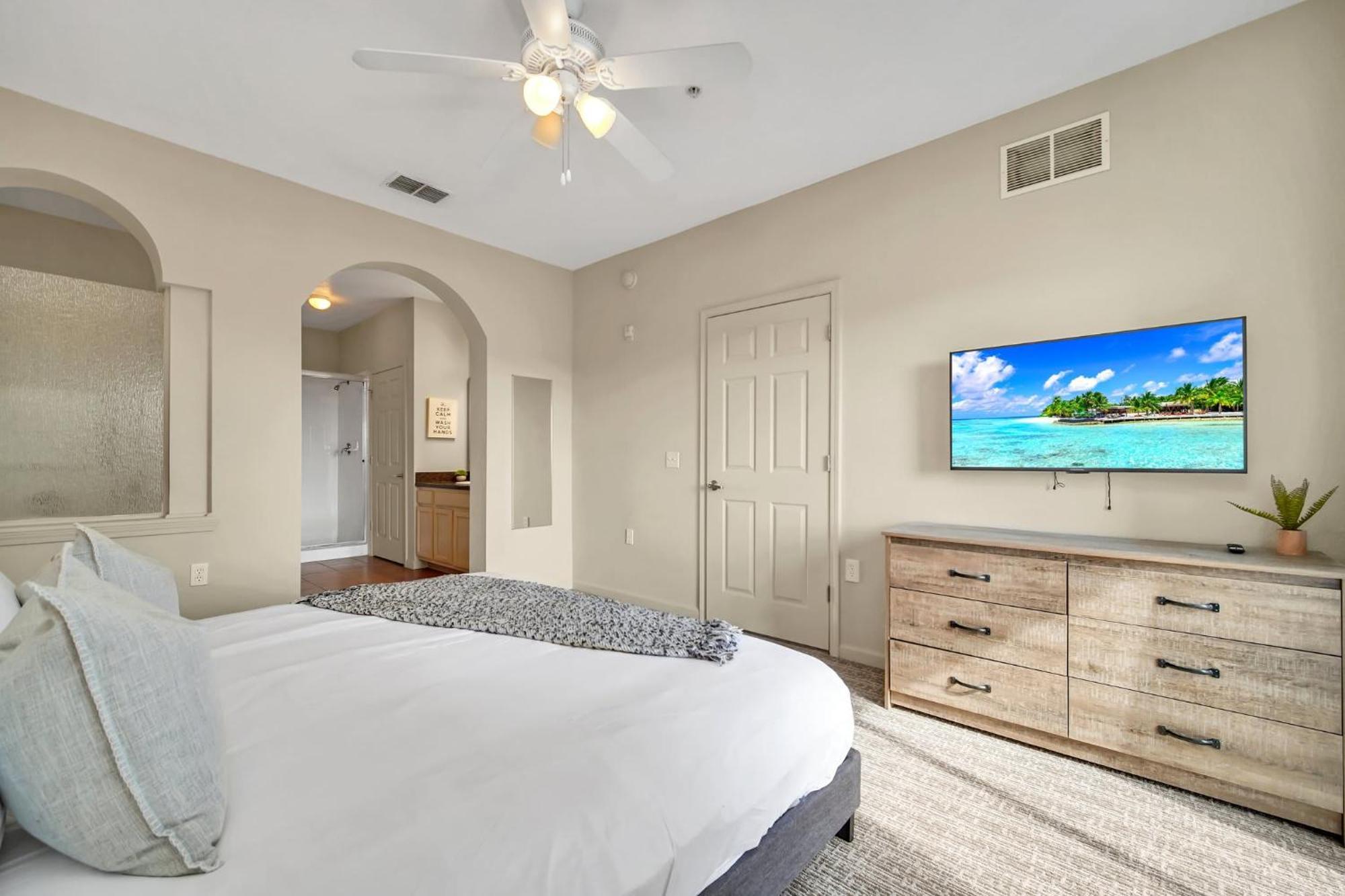 Holiday home 2br With Hot Tub And Pool, Near Disney! Orlando