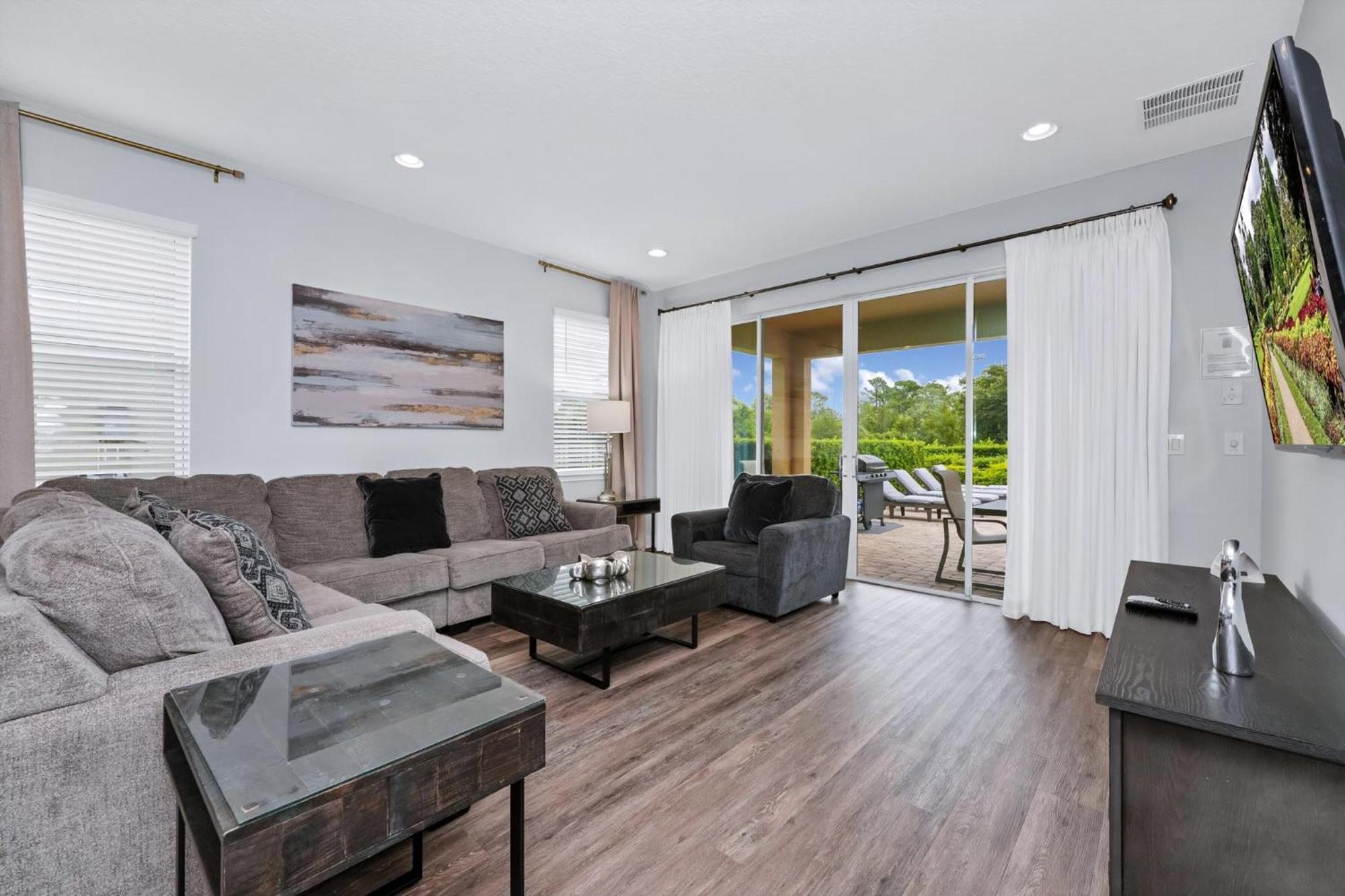 Grand Near With Private Pool And Water Park Access At Encore Reunion - 7519mr