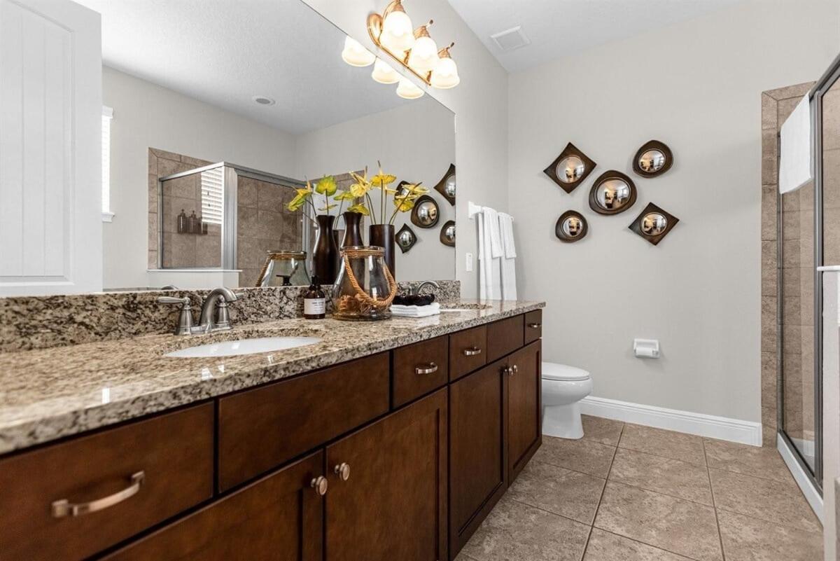 7739-9-gs-bedroom Theming And Modern Luxury Holiday home Orlando