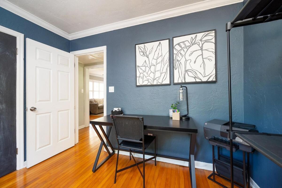 Charming 3br Near Dt With King Bed And Fire Pit