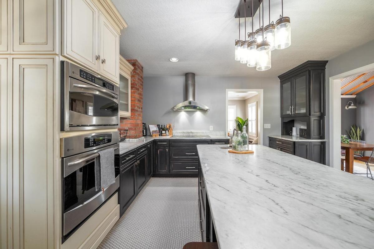 Charming 3br Near Dt With King Bed And Fire Pit Holiday home