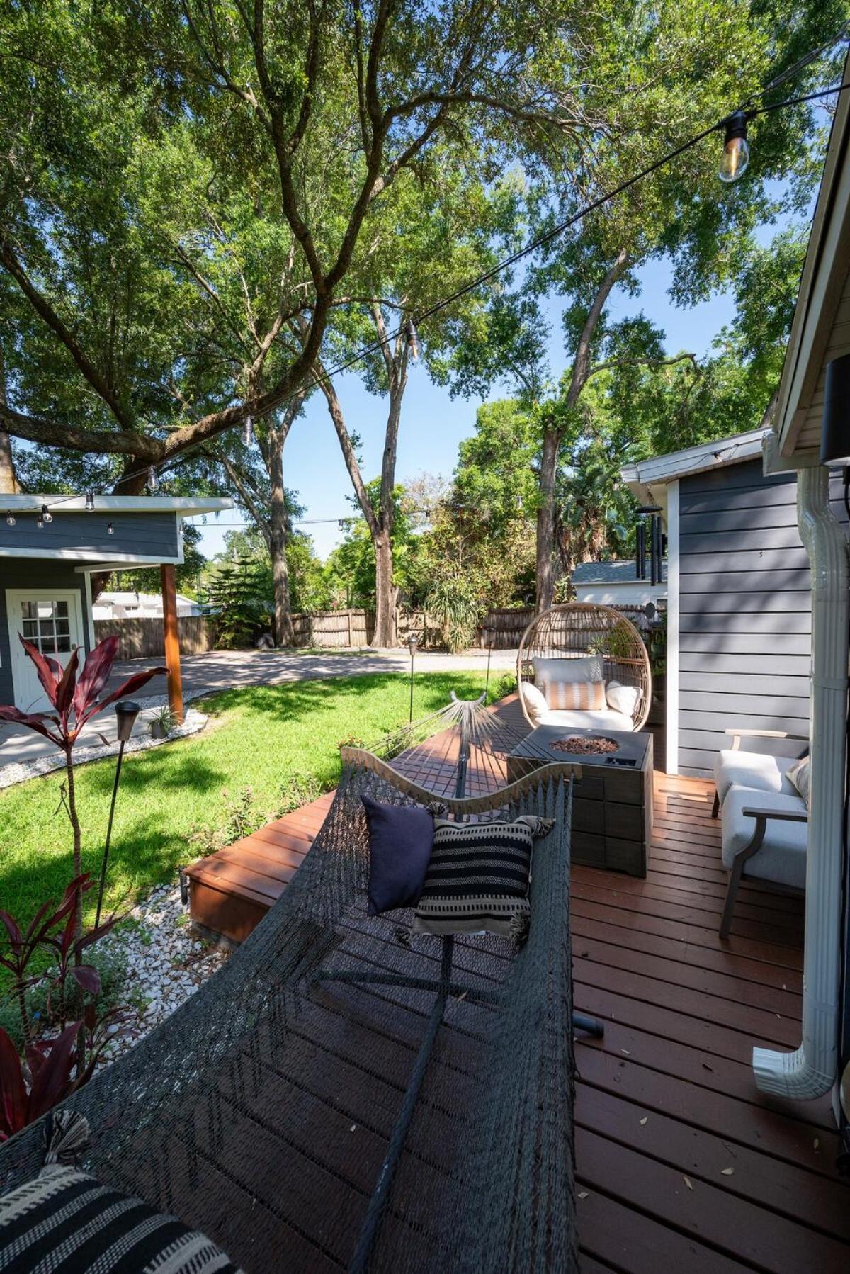 Charming 3br Near Dt With King Bed And Fire Pit * Orlando