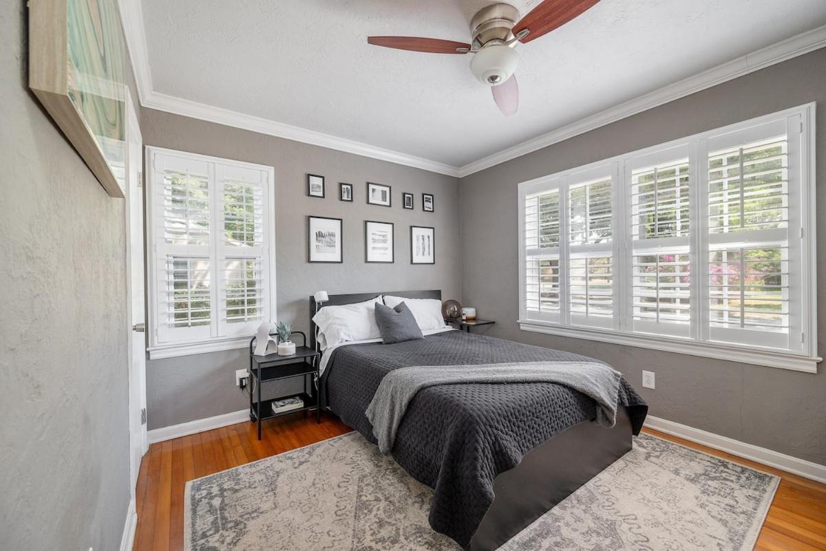 Holiday home Charming 3br Near Dt With King Bed And Fire Pit