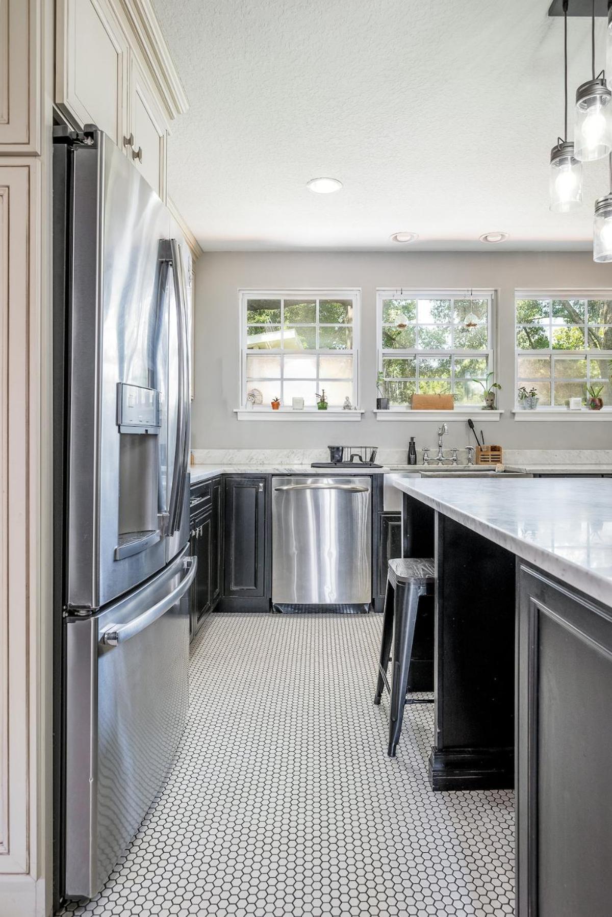 Charming 3br Near Dt With King Bed And Fire Pit * Orlando