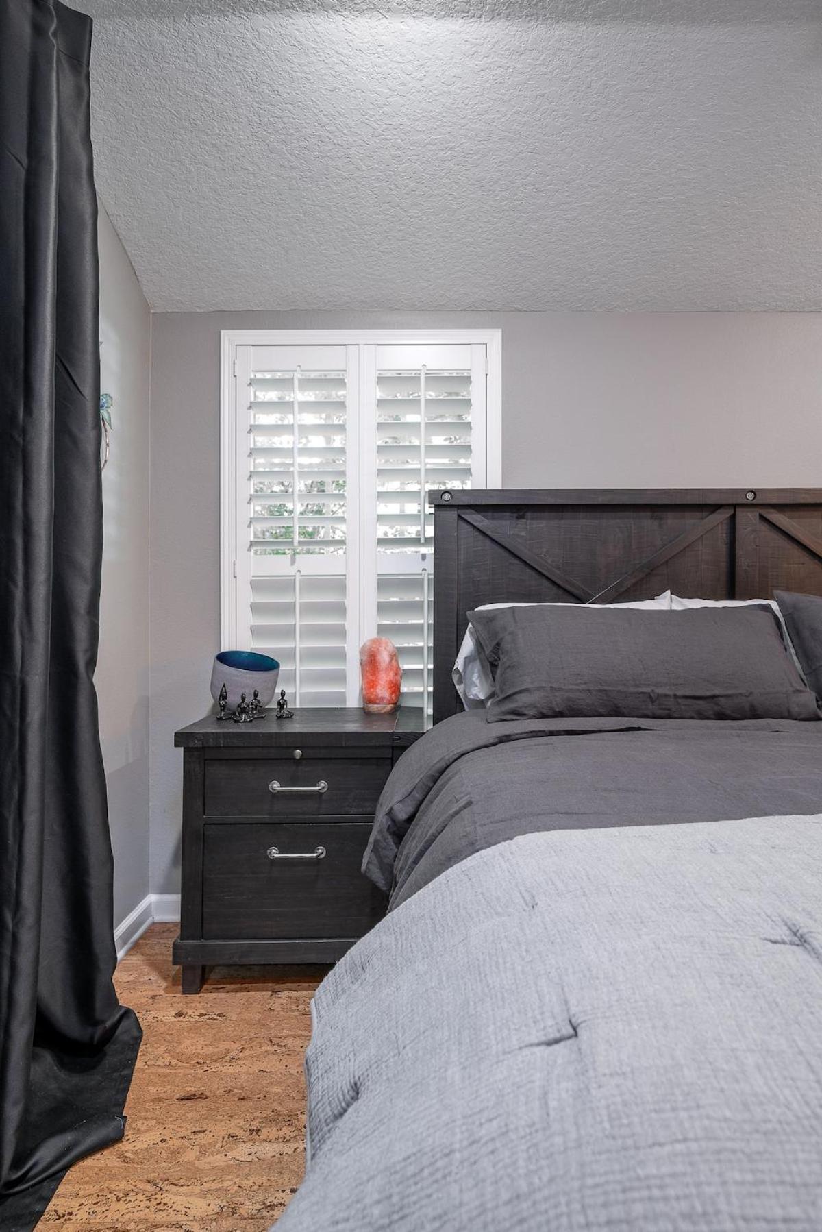 Charming 3br Near Dt With King Bed And Fire Pit Holiday home *