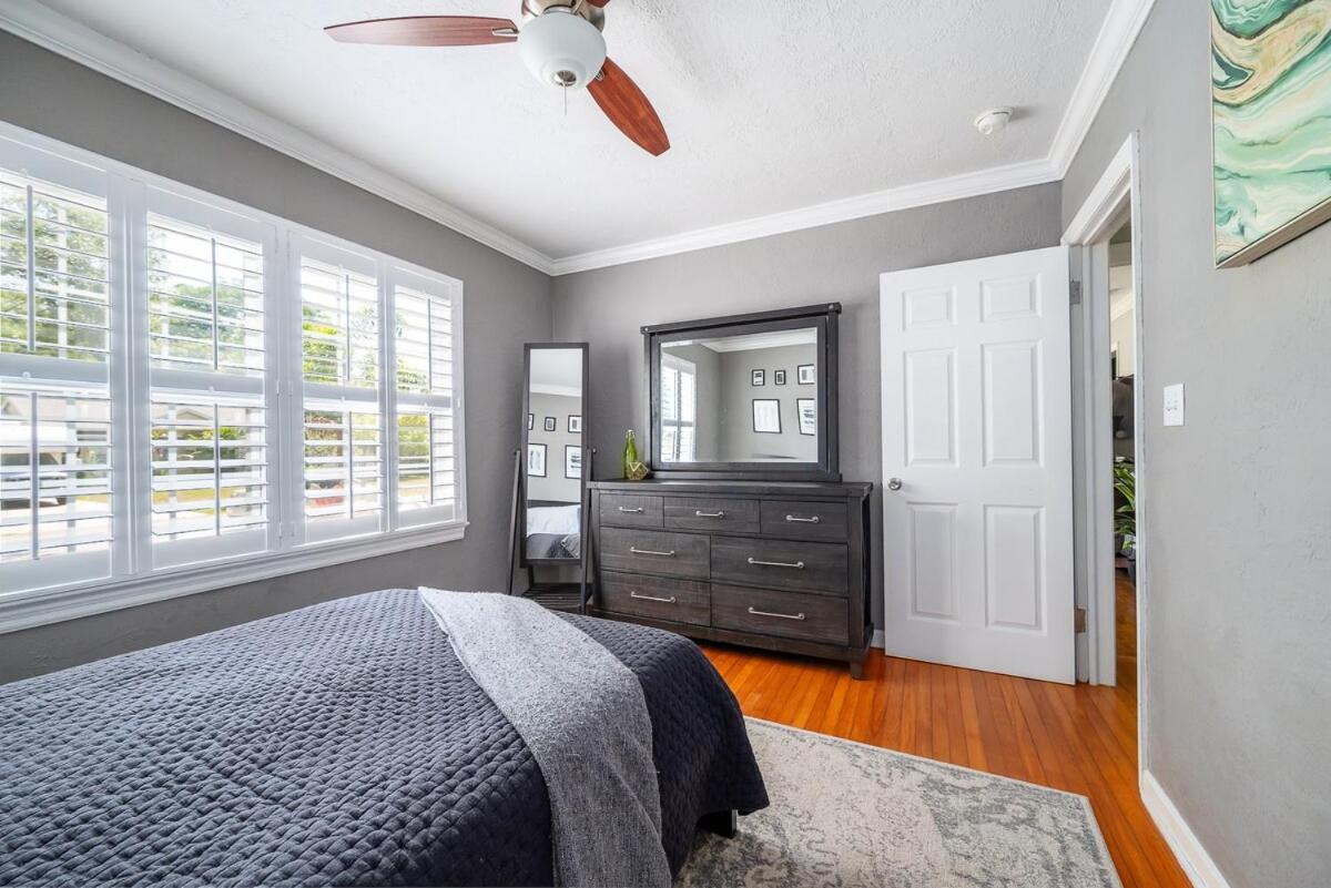 Charming 3br Near Dt With King Bed And Fire Pit * Orlando