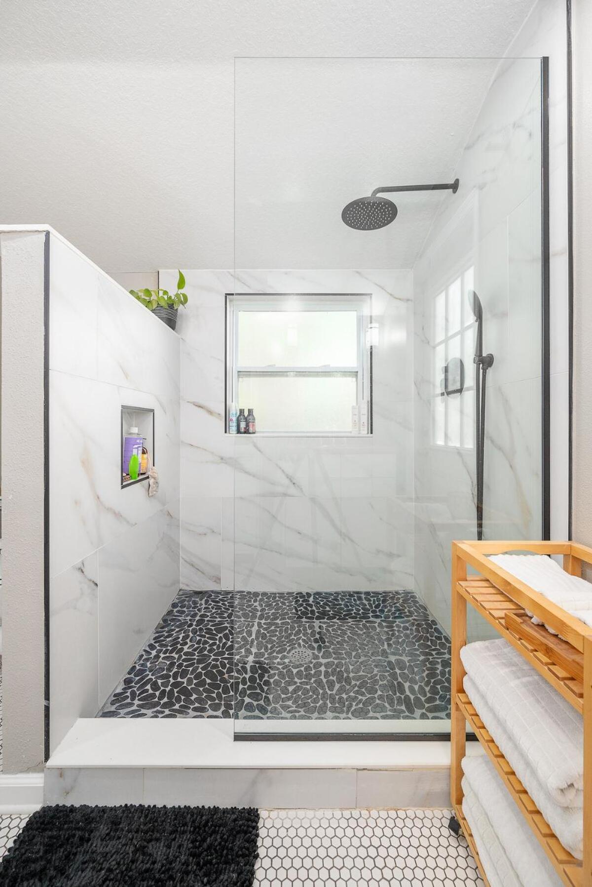 Charming 3br Near Dt With King Bed And Fire Pit *