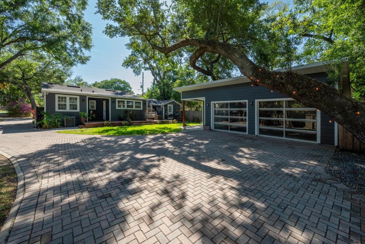 Holiday home Charming 3br Near Dt With King Bed And Fire Pit