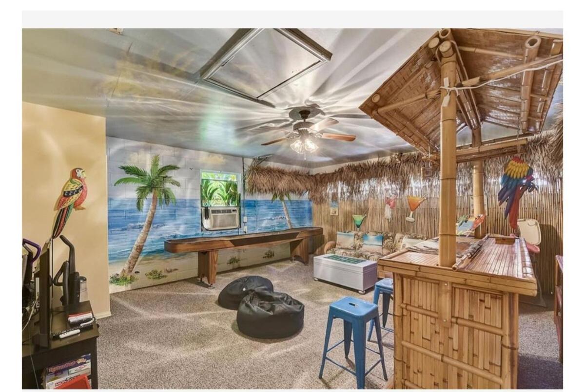 Margaritaville Beach House *