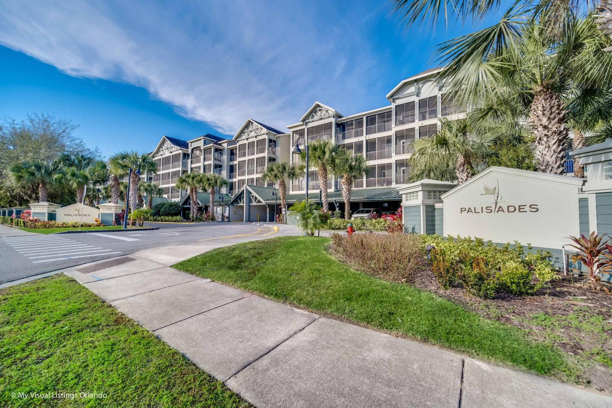 Spacious 2br W Pool & Hot Tub Near Orlando