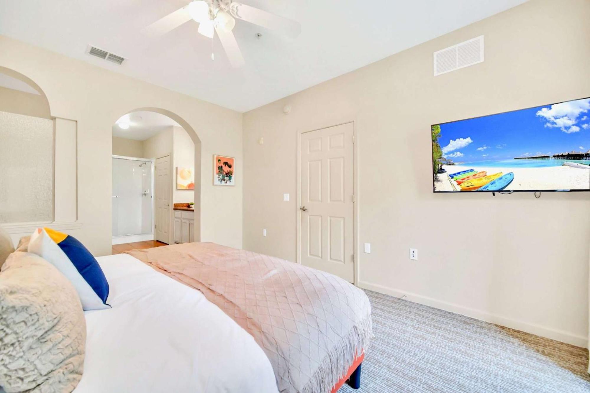 Modern 2br - Hot Tub And Pool - Near Holiday home