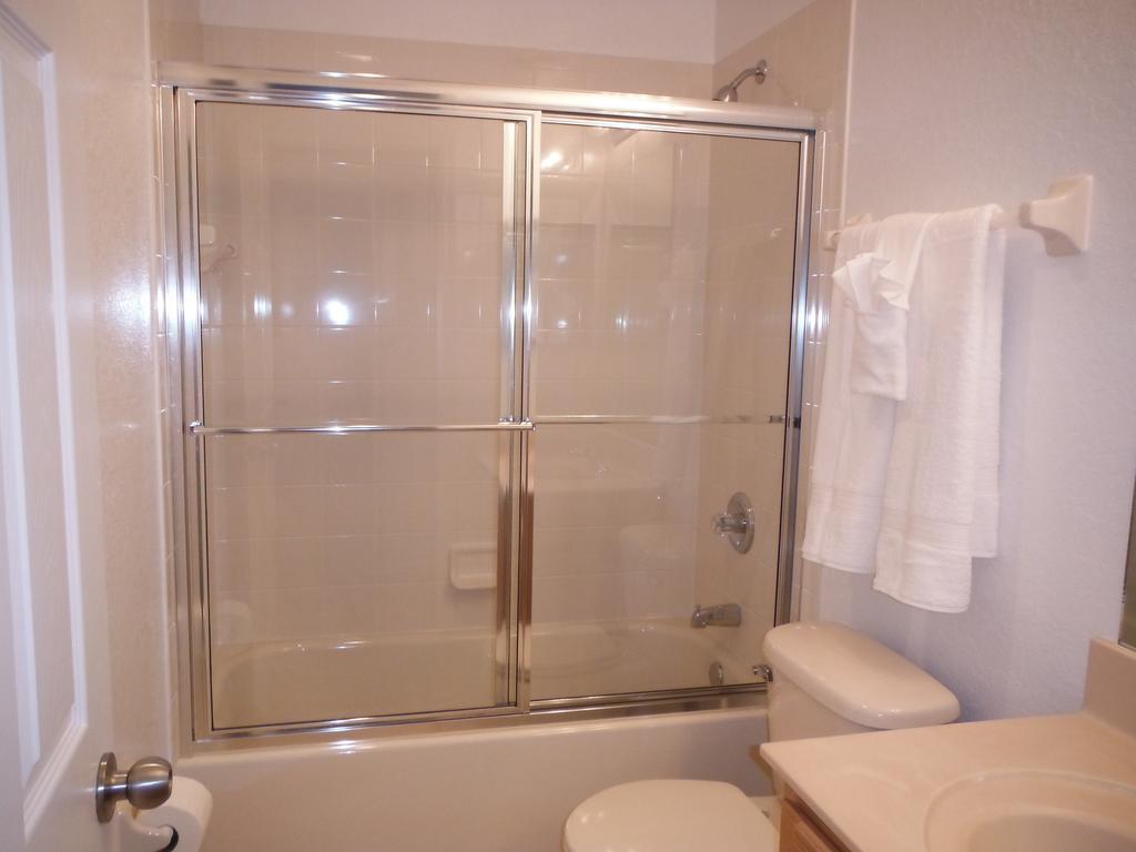 Villa Four Bedroom Townhouse In Regal Oaks At Old Town *