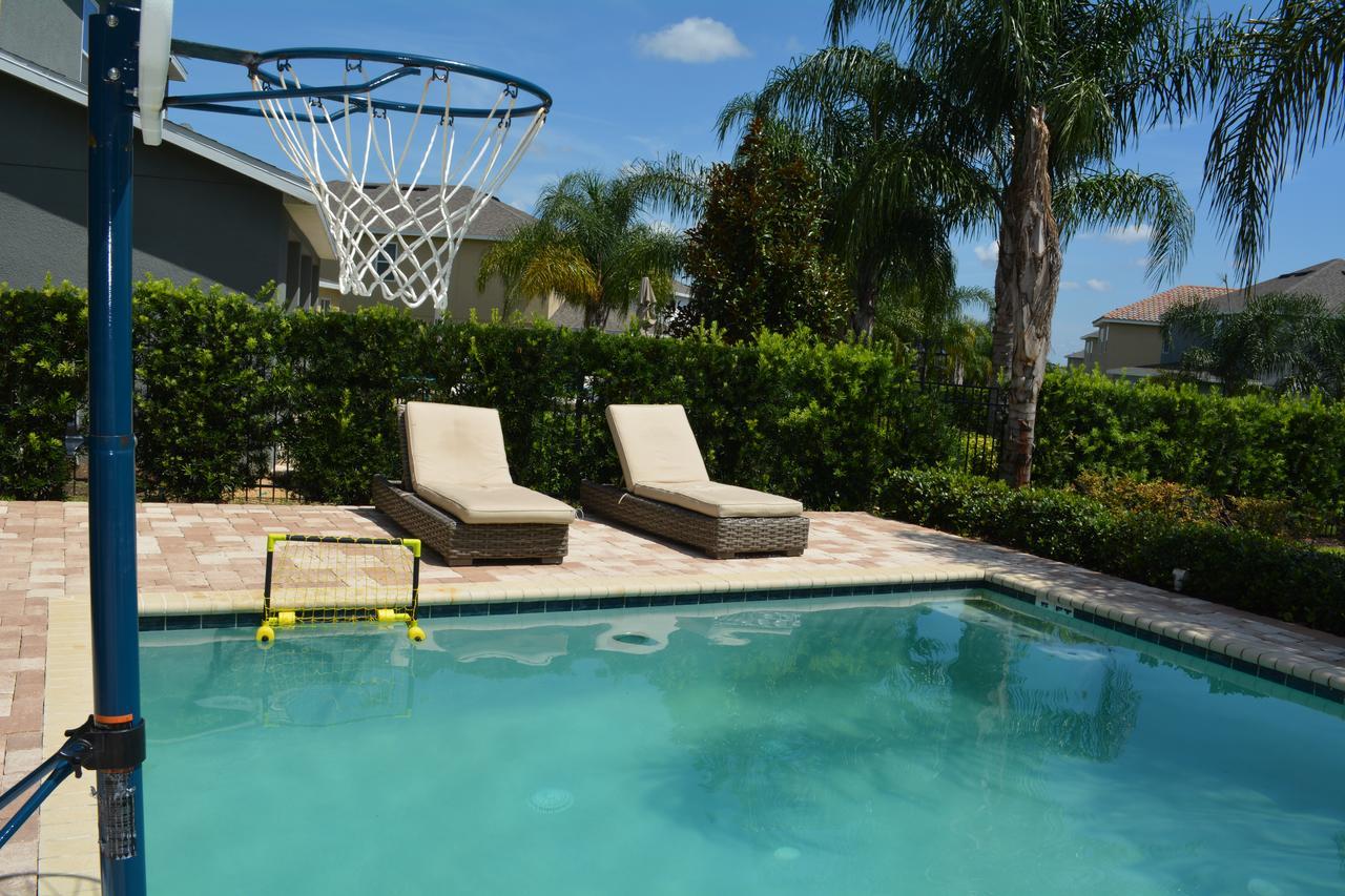 Luxury Dreams With Private Pool And Villa
