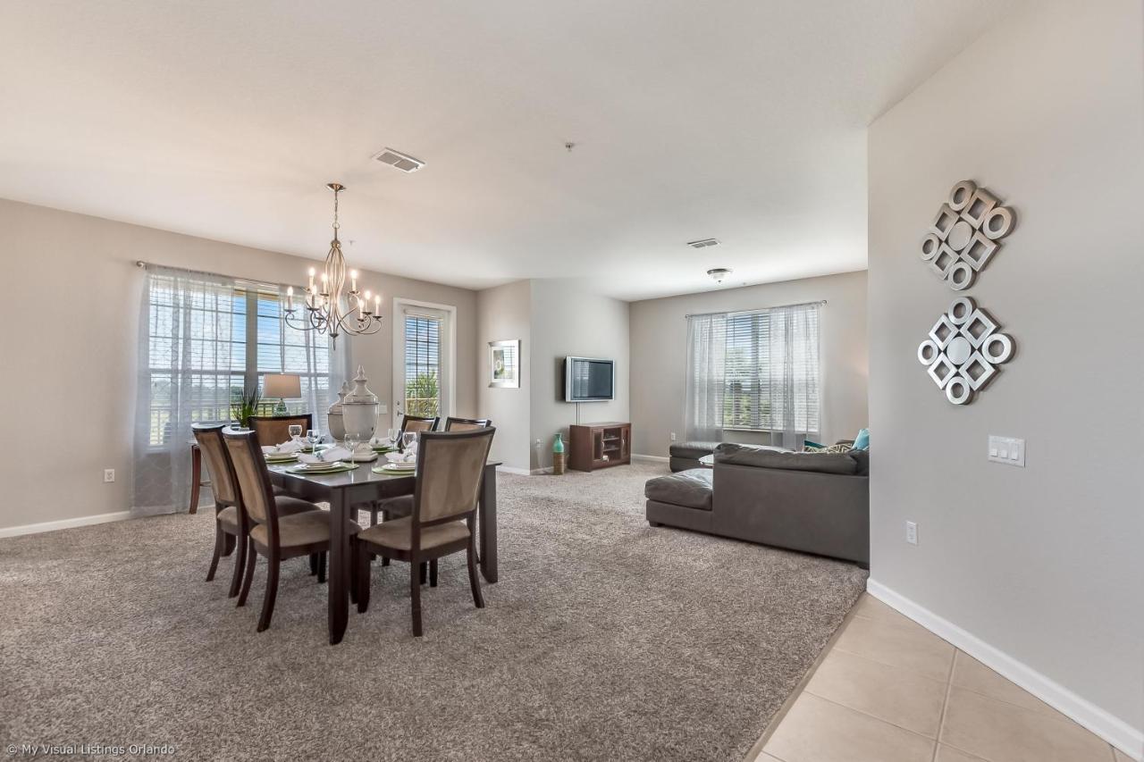 Deluxe Wlakeview, Minutes From Universal Apartment Orlando