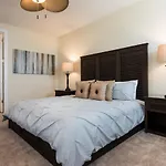 Wilmington Loop 6 Bedroom Luxury Villa With Pool And Spa