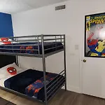 Beautiful 2-Bedroom Condo Near Universal And Other Orlando Attractions, King Bed & Wi-Fi