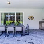 Exquisite, Brand New 10Br8Ba For Up To 28 Guests
