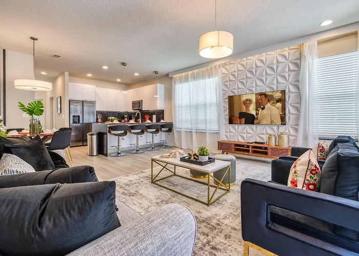 Elegant Home With Private Pool Near Disney