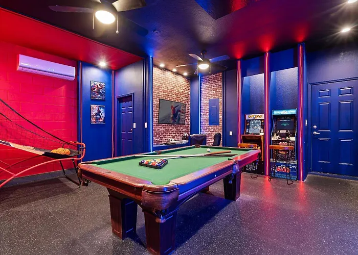 7819 - 6 Quartos / 4 Banheiros | Piscina Privativa | Sala De Jogos Dos Vingadores