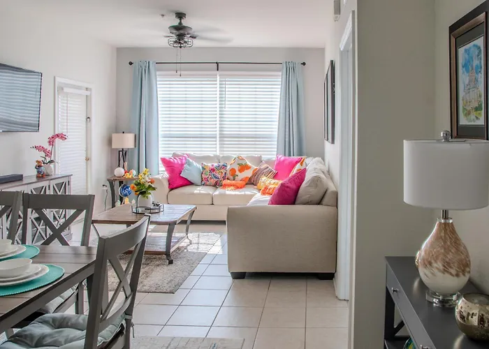 Lake View Condo Near Disney Windsor Hills