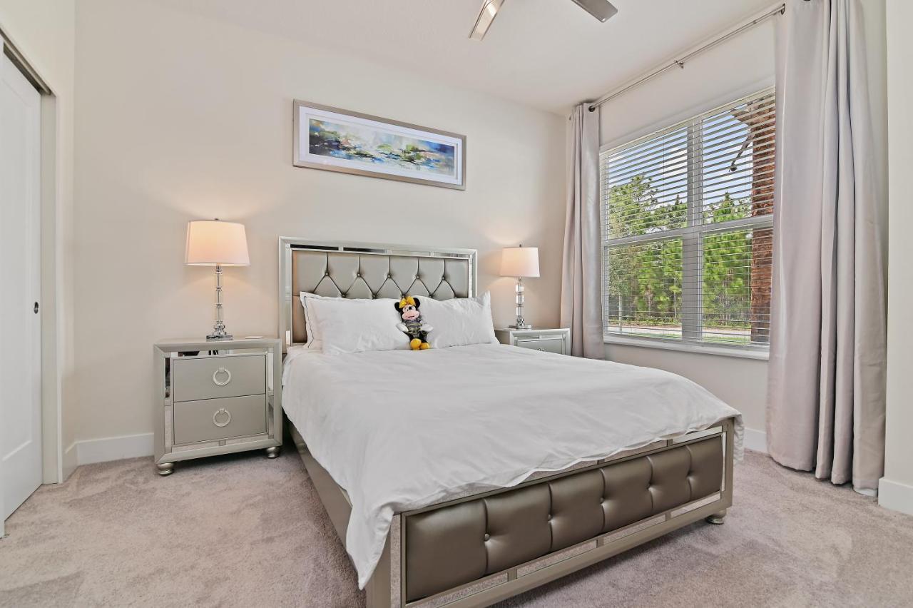 Holiday home New Cozy & Spacious Townhouse Near - 4br, 3fb, And Pool