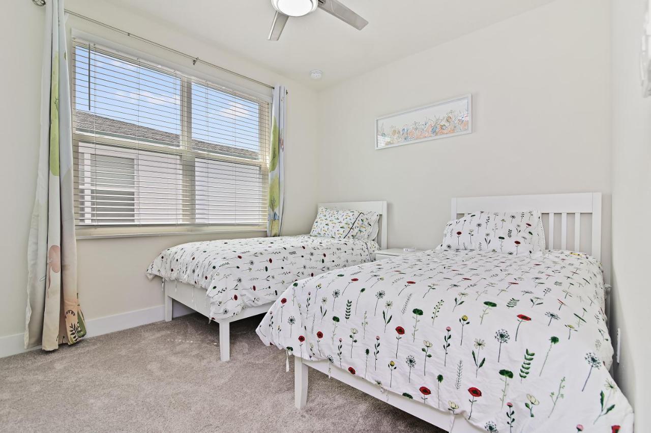 New Cozy & Spacious Townhouse Near - 4br, 3fb, And Pool Orlando