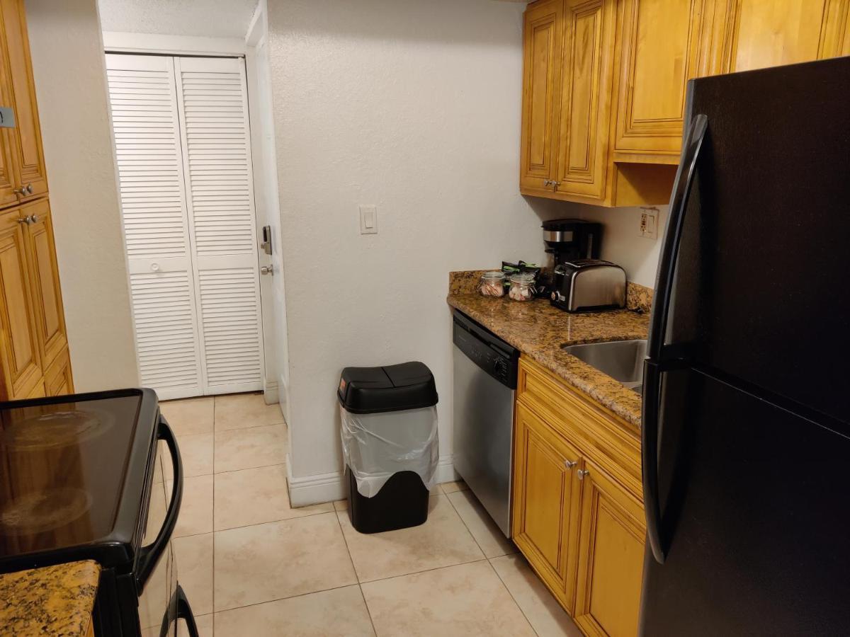 Apartment Beautiful 2-Bedroom Condo Near Universal And Other Orlando Attractions, King Bed & Wi-Fi Orlando