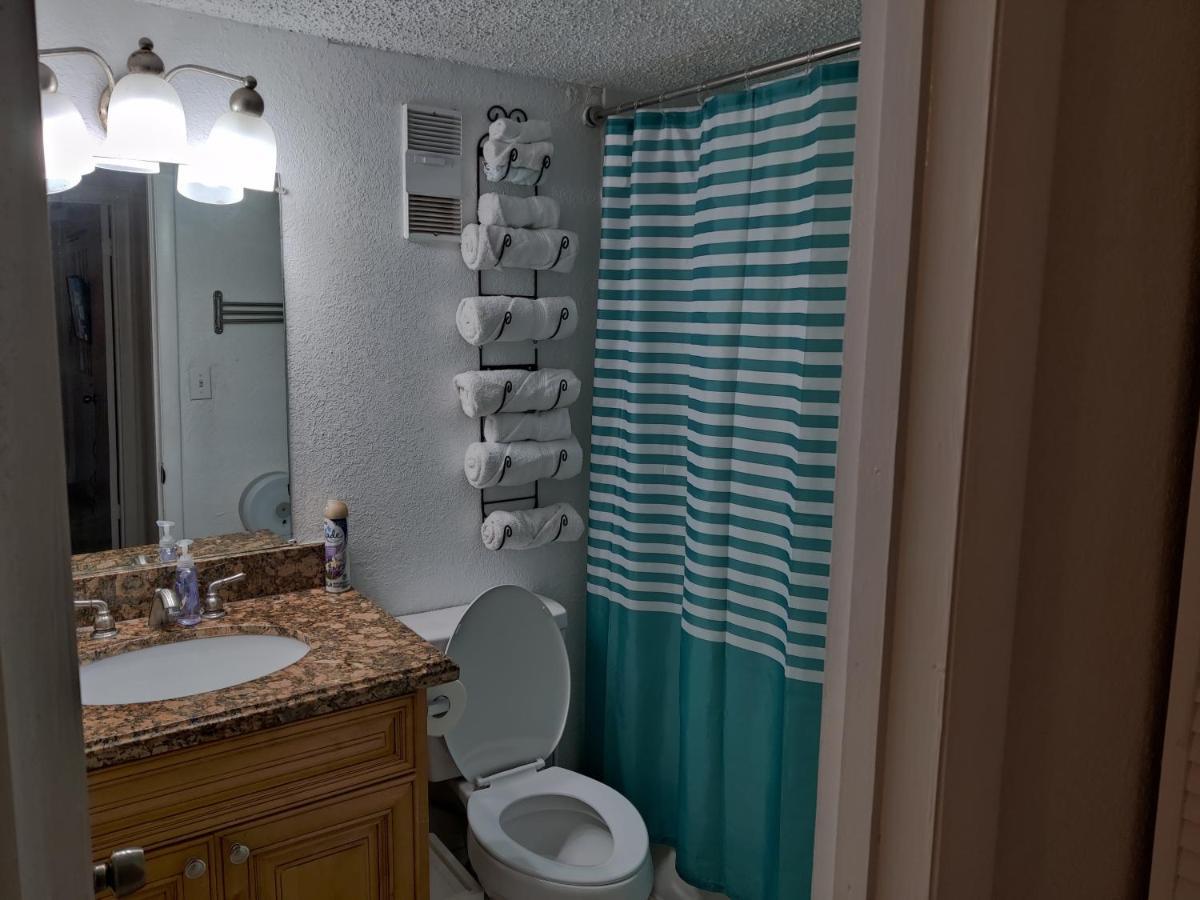 Beautiful 2-Bedroom Condo Near Universal And Other Orlando Attractions, King Bed & Wi-Fi