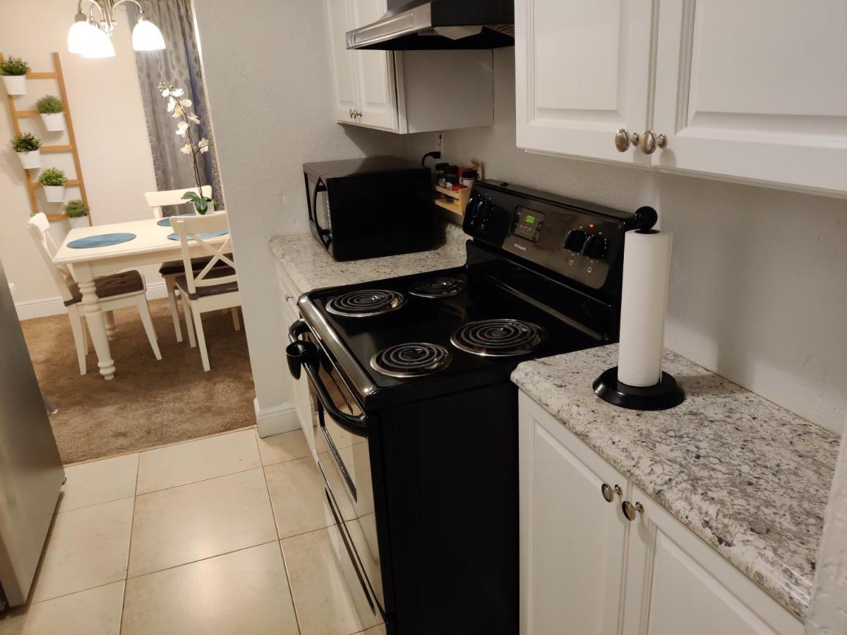 Apartment Beautiful 2-Bedroom Condo Near Universal And Other Orlando Attractions, King Bed & Wi-Fi