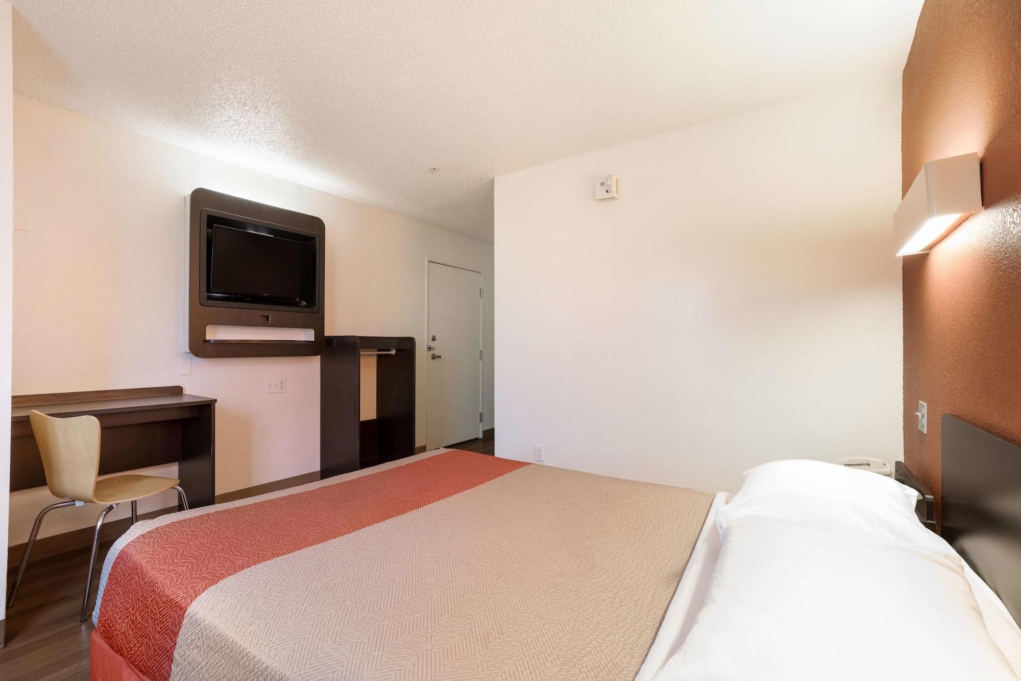 Hotel 6-orlando, Fl - International Dr Orlando