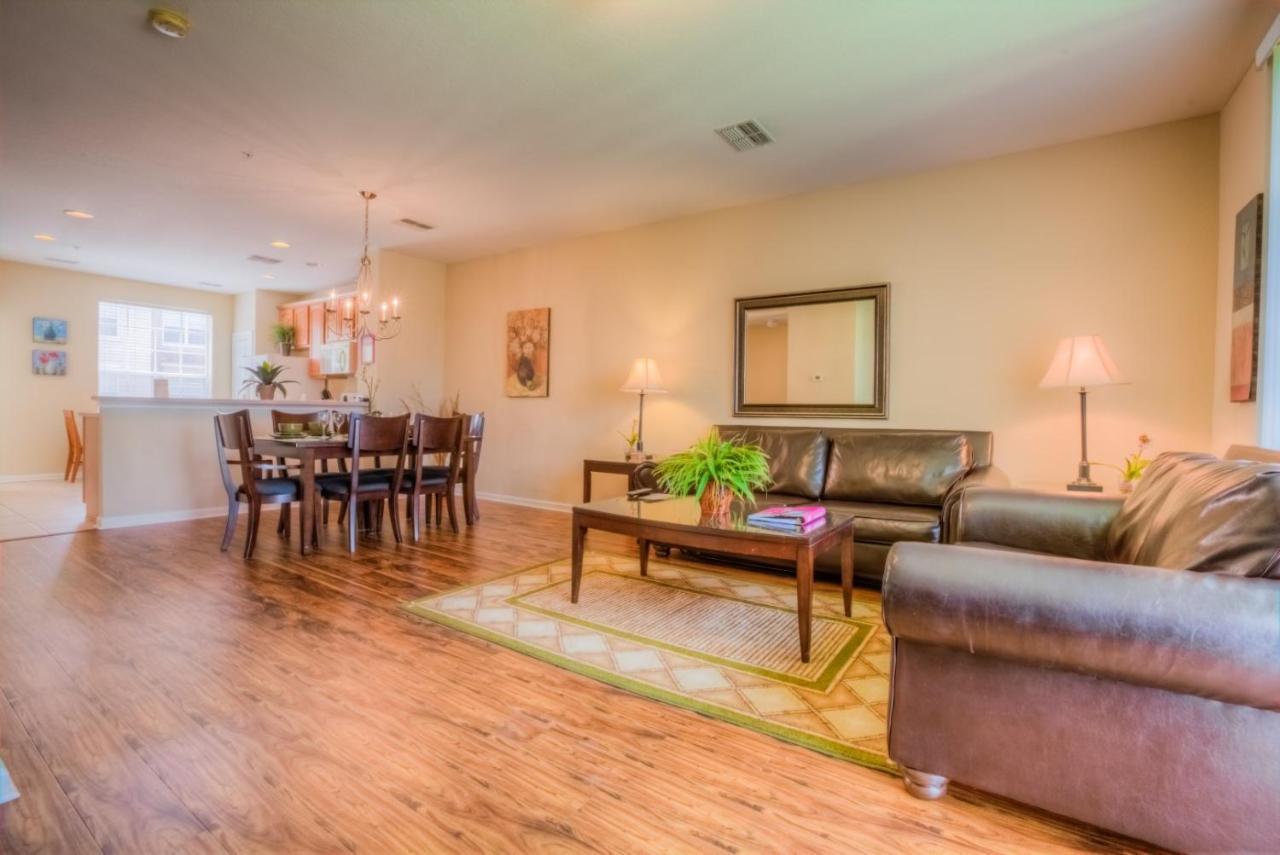 Gorgeous Townhome W Free Access Holiday home *
